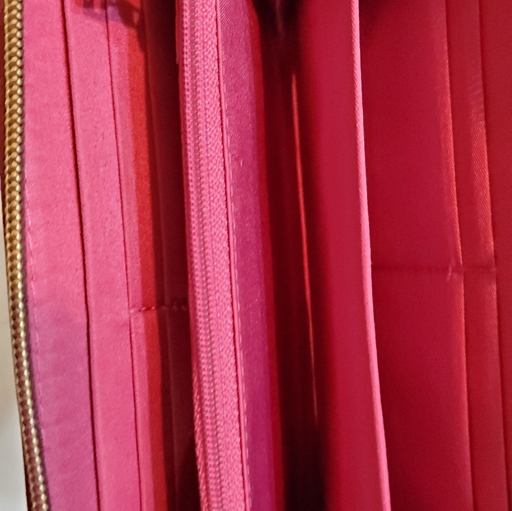 Nwot Travelon wallet/ wristlet - Picture 3 of 3